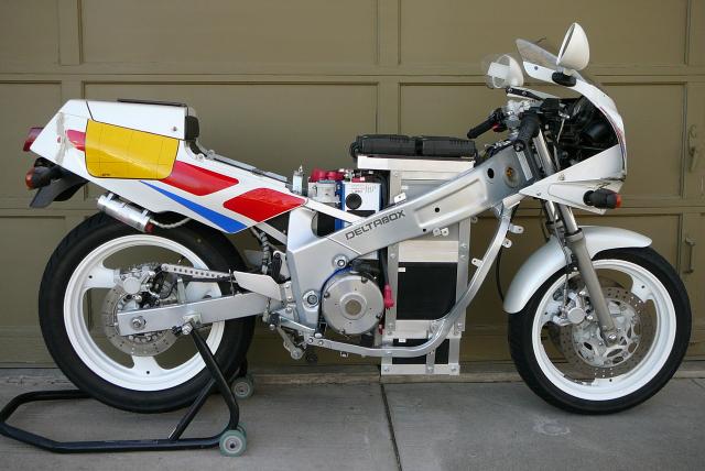 1989 Yamaha FZR 600